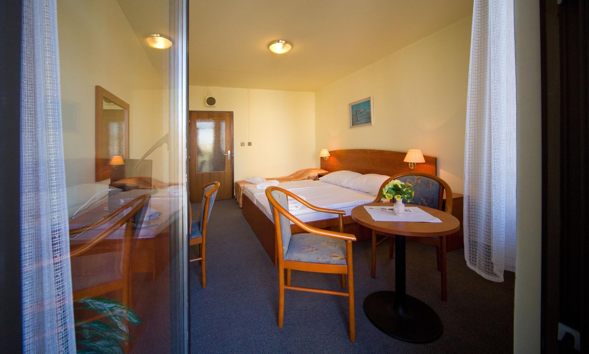 Hotel Krystal Prague Extérieur photo